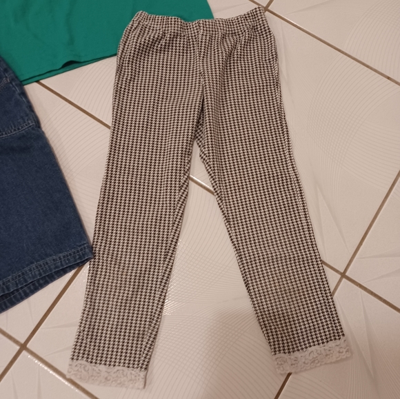 $4 Add-on Checkered Capri Pants - Size 7/8 (Small/Girl) - Picture 6 of 7
